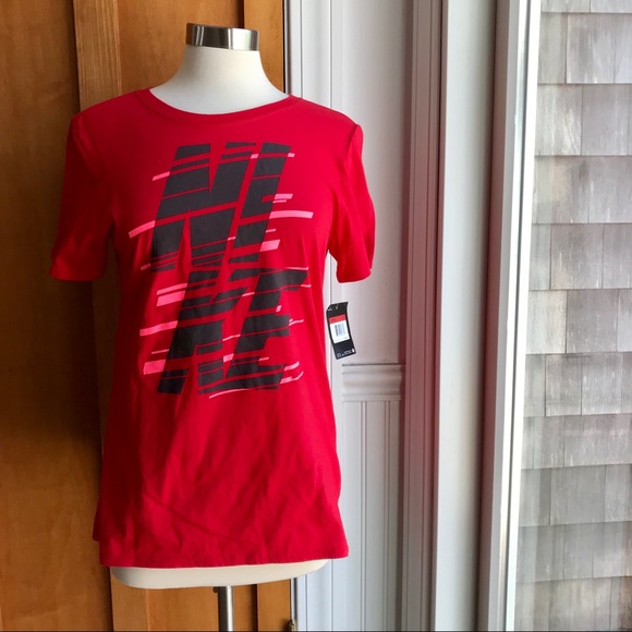 Nike Tops - NWT Nike Athletic Cut Graphic T-Shirt *flaw*  *I12
